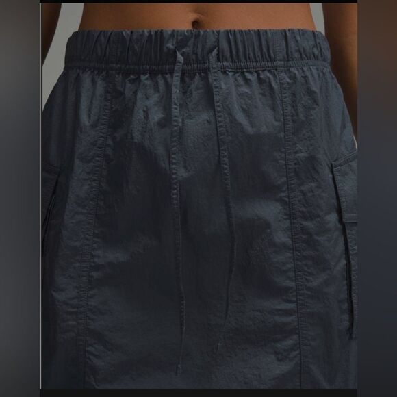 NWT Lululemon Nylon Cargo Mini SkirtOil Grey Size XS - Picture 3 of 7